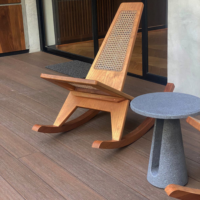 Striata side table made by lava stone, designed by Ricardo Rodriguez Elias, Chairs designed by Alberto Padierna for Diseñadores de Mundos